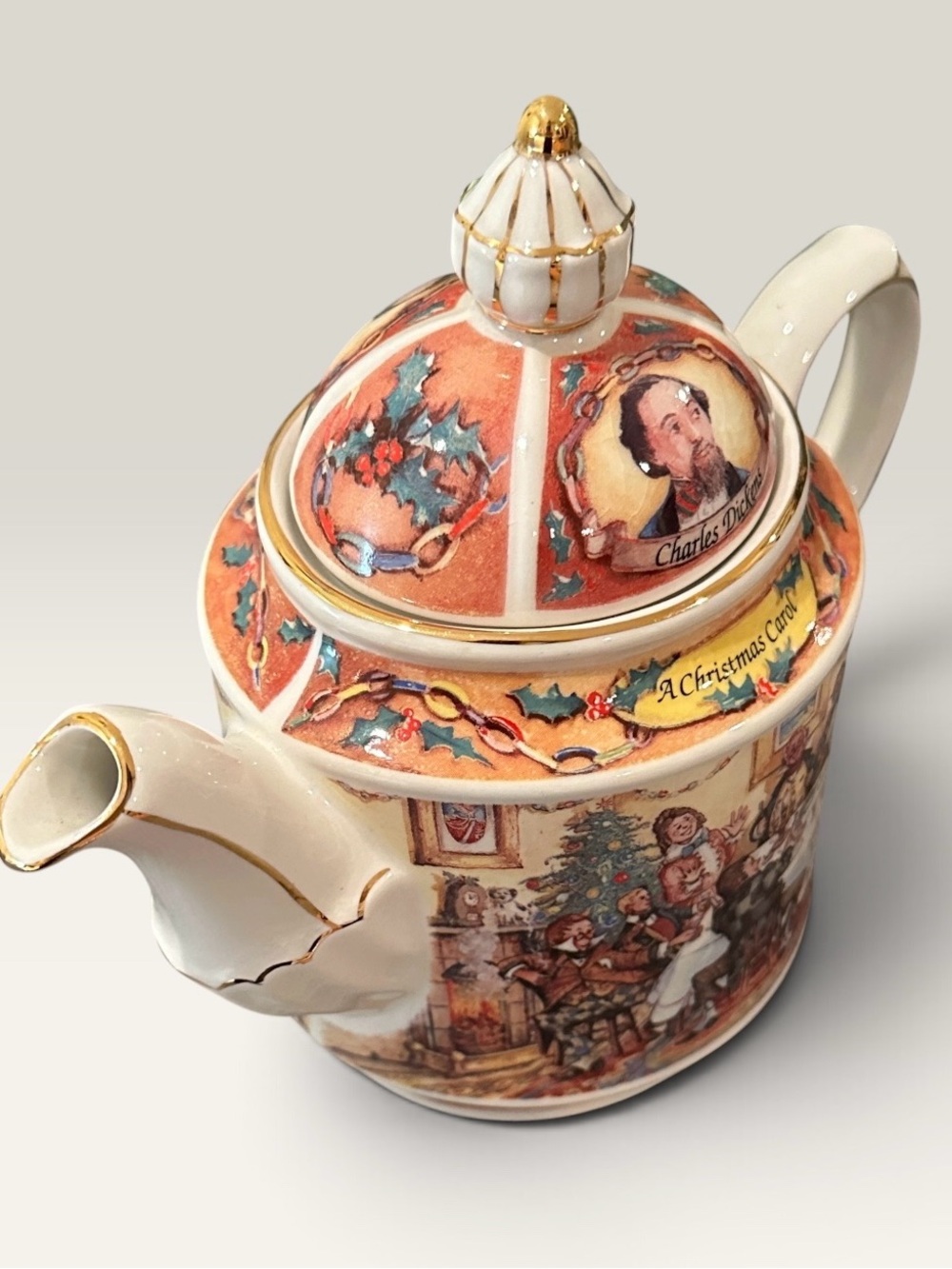 Sadler Charles Dickens A Christmas Carol Classic Teapot Made in England Retired